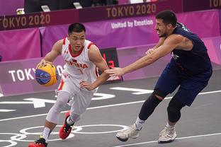 绿帽哥：迪奥曼德经纪人前往英国，与曼联商讨合同条款（绿帽哥：迪奥曼德经纪人赴英，与曼联就合同细节进行谈判）