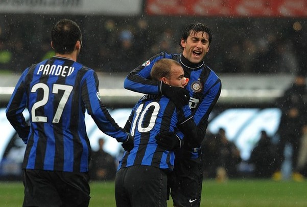 【战术决策】2025赛季第16周：摩尔、科恩和约翰逊展示菜鸟主帅进攻创造力（战术洞察：2025赛季第16周——摩尔、科恩与约翰逊展现新晋主帅的进攻创意）