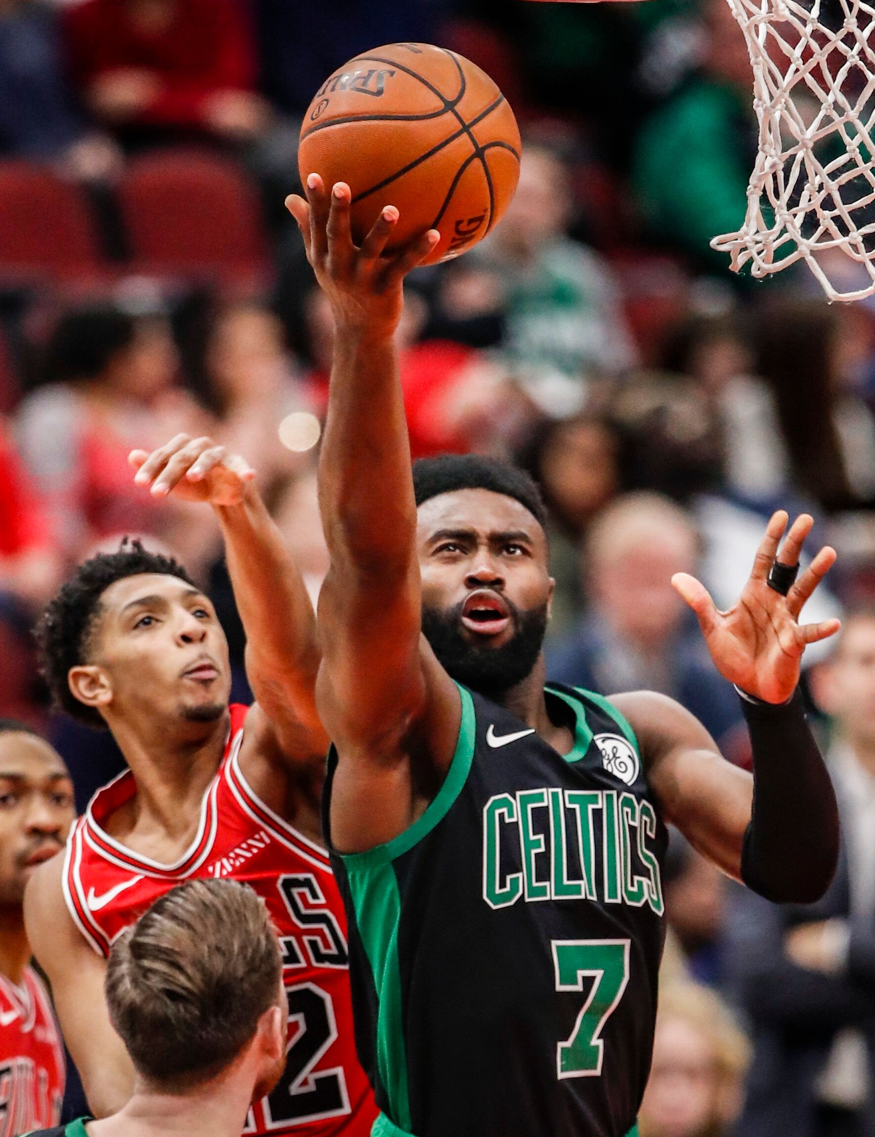 莱默尔：我当然愿意和拜仁续约，我在这里过得很开心（莱默尔表态愿与拜仁续约：在这里过得很开心）