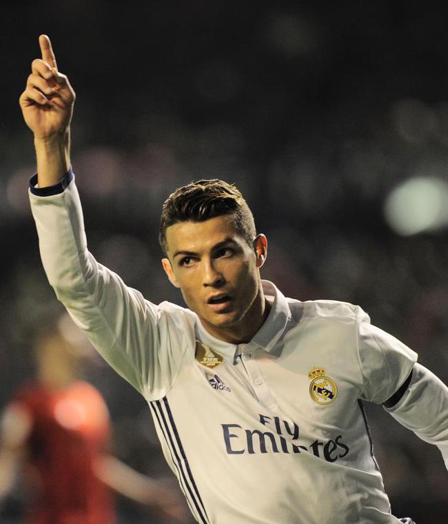 2026年美加墨世界杯扩军至48队，小组赛规则革新，淘汰赛对阵更复杂，传统强队与新势力激烈竞争。（2026美加墨世界杯扩军至48队：小组赛改制、淘汰赛更复杂，豪强与新势力激战升级）