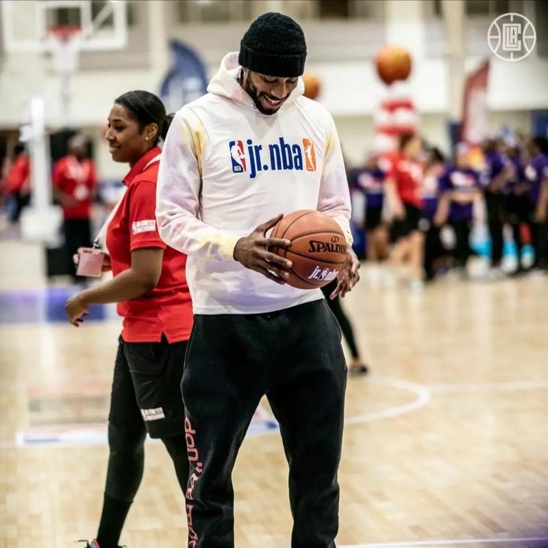 体坛：定南赣联外援埃里克斯或随刘建业加盟重庆铜梁龙（体坛称：定南赣联外援埃里克斯或将随刘建业一同加盟重庆铜梁龙）