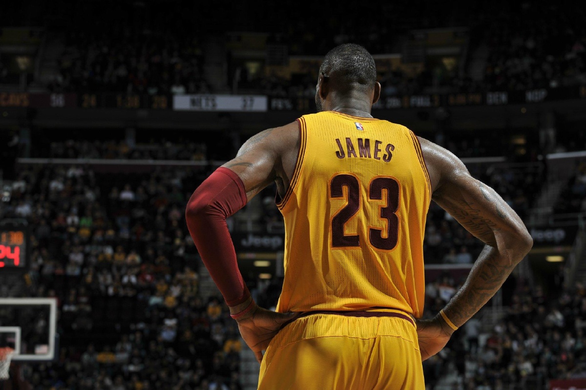 曼联红魔主场零封埃弗顿（红魔曼联坐镇老特拉福德零封埃弗顿）