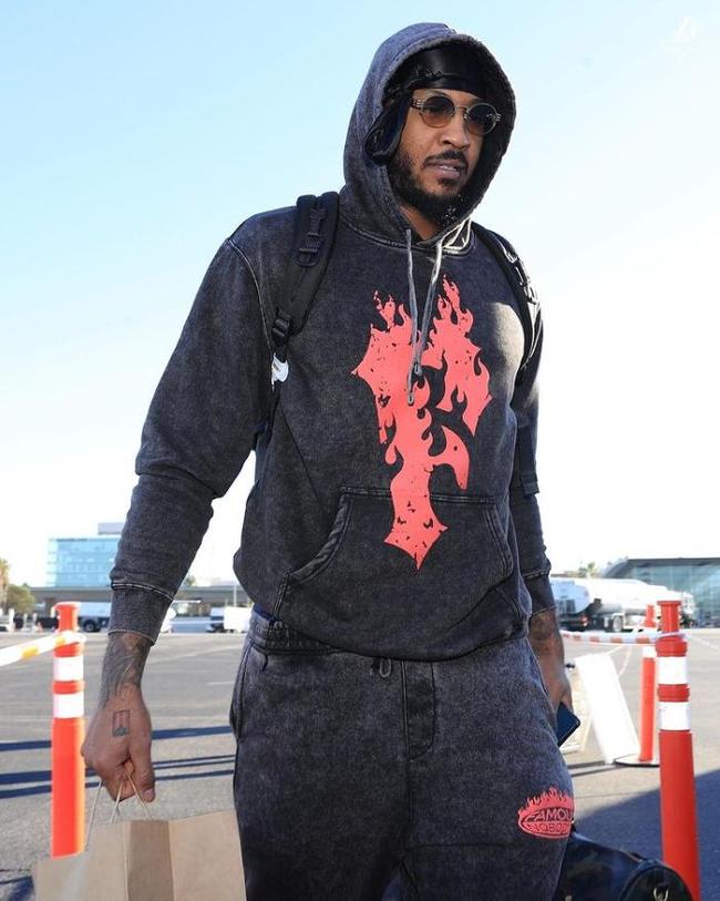 川普狂喜，乡下人乐队将在世界杯抽签仪式结束后表演《YMCA》（川普喜上眉梢：世界杯抽签落幕后，乡下人乐队将献唱《YMCA）