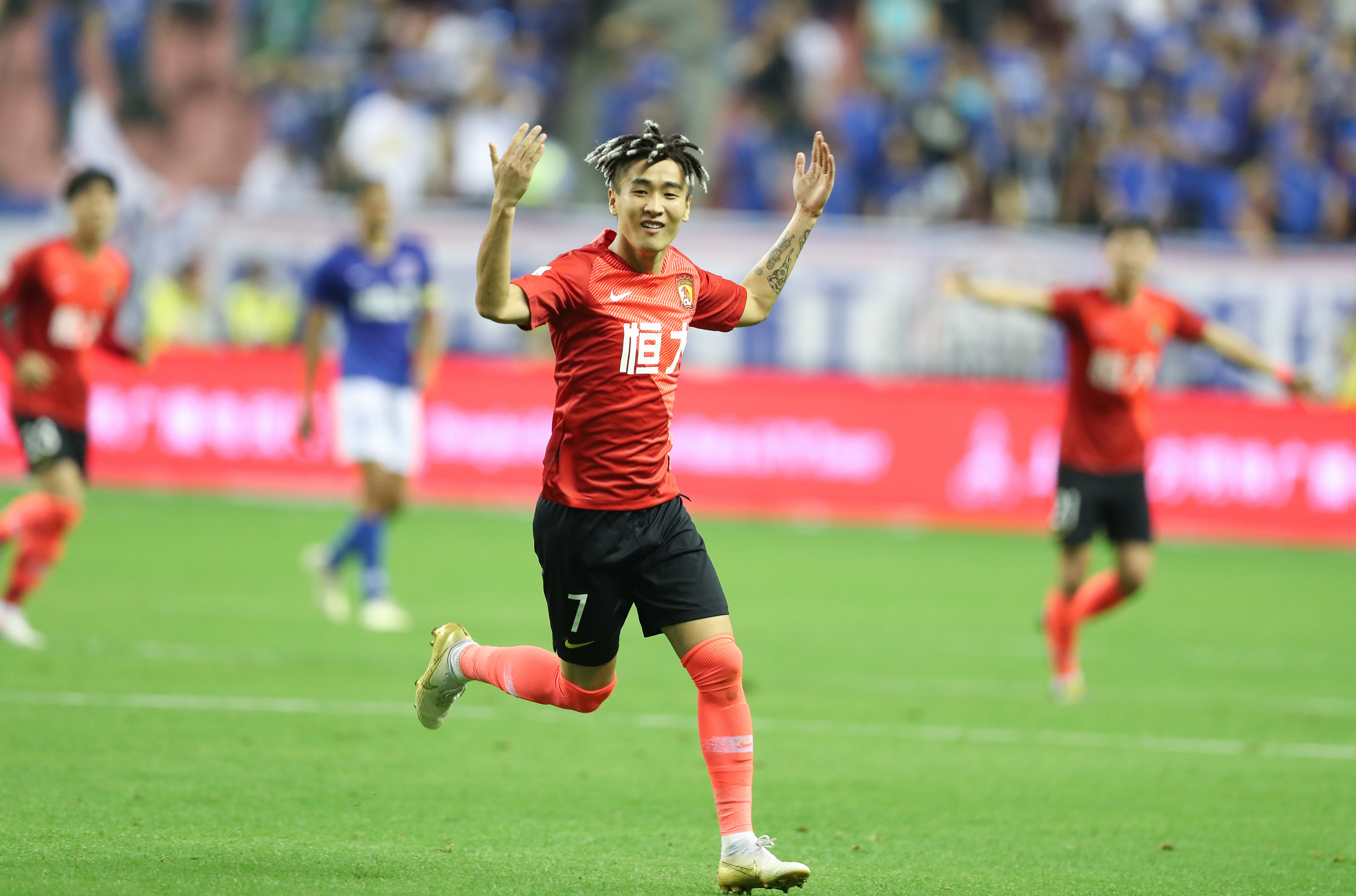 柏林联合队长：拜仁下半场一直在拖延时间，毫无公平竞赛精神（柏林联合队长指责拜仁：下半场频繁拖时间，缺乏公平竞赛精神）