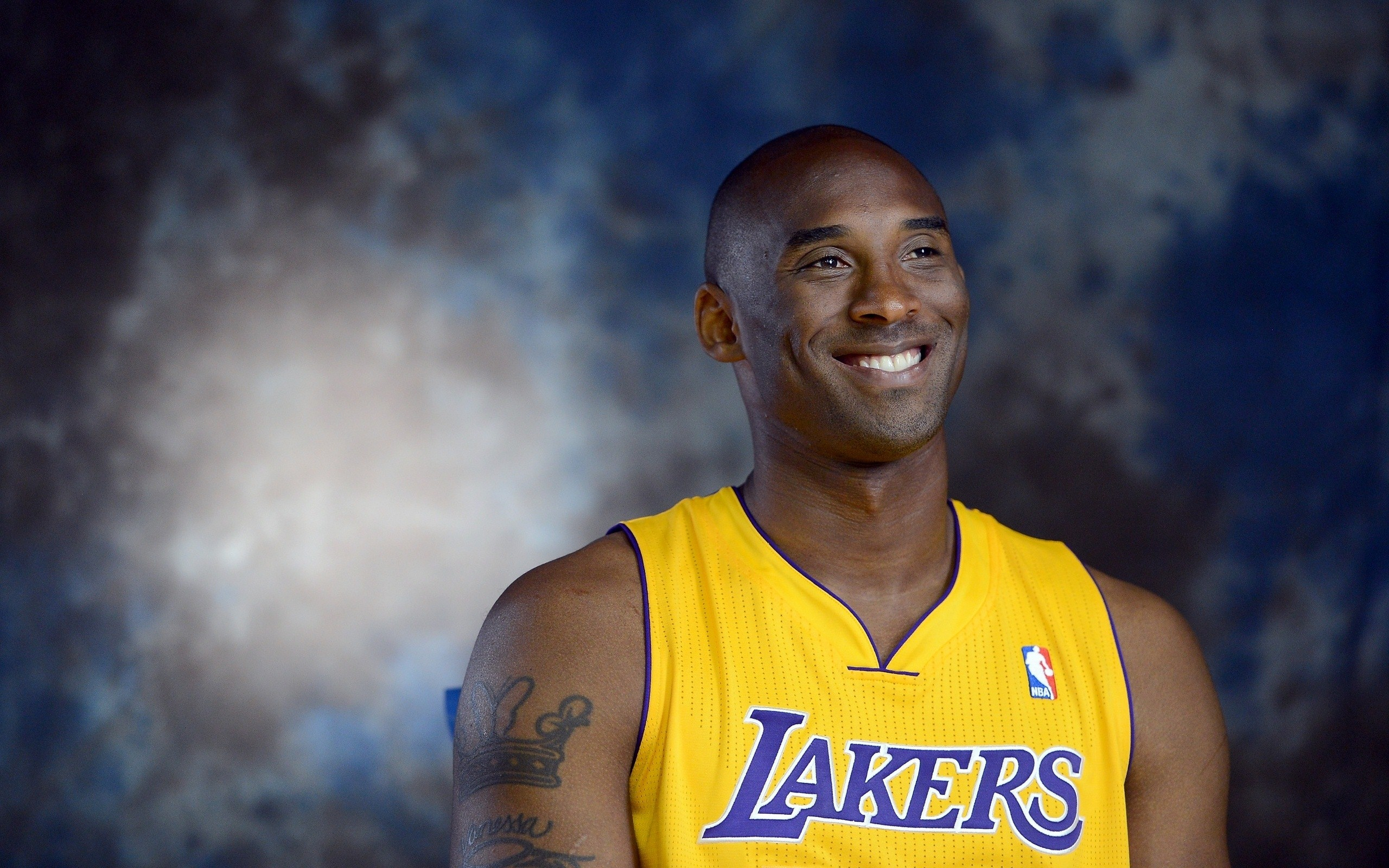 凯恩谈阿森纳：和巴黎是不同的球队，在防守上更强一些（凯恩：阿森纳与巴黎风格迥异，防线更扎实）