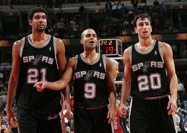 邓加：维尼修斯是足球层面的领袖，而非更衣室领袖（邓加：维尼修斯的领导力体现在比赛中，而非更衣室）