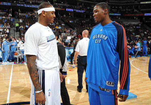 库蒂尼奥为小儿子庆祝生日，一家人身穿他效力过球队的球衣（库蒂尼奥为幼子庆生，全家身着其曾效力球队的战袍）