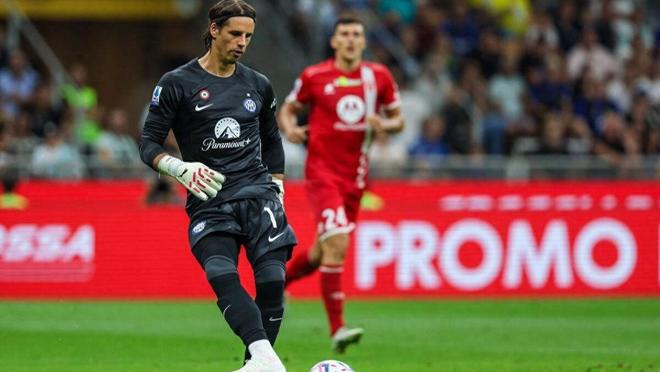 李扬两次失误葬送好局！盯人不紧，踢人送点，蓉城球员集体不满（李扬两度失误断送优势：盯防松懈、犯规送点，蓉城将士集体不满）