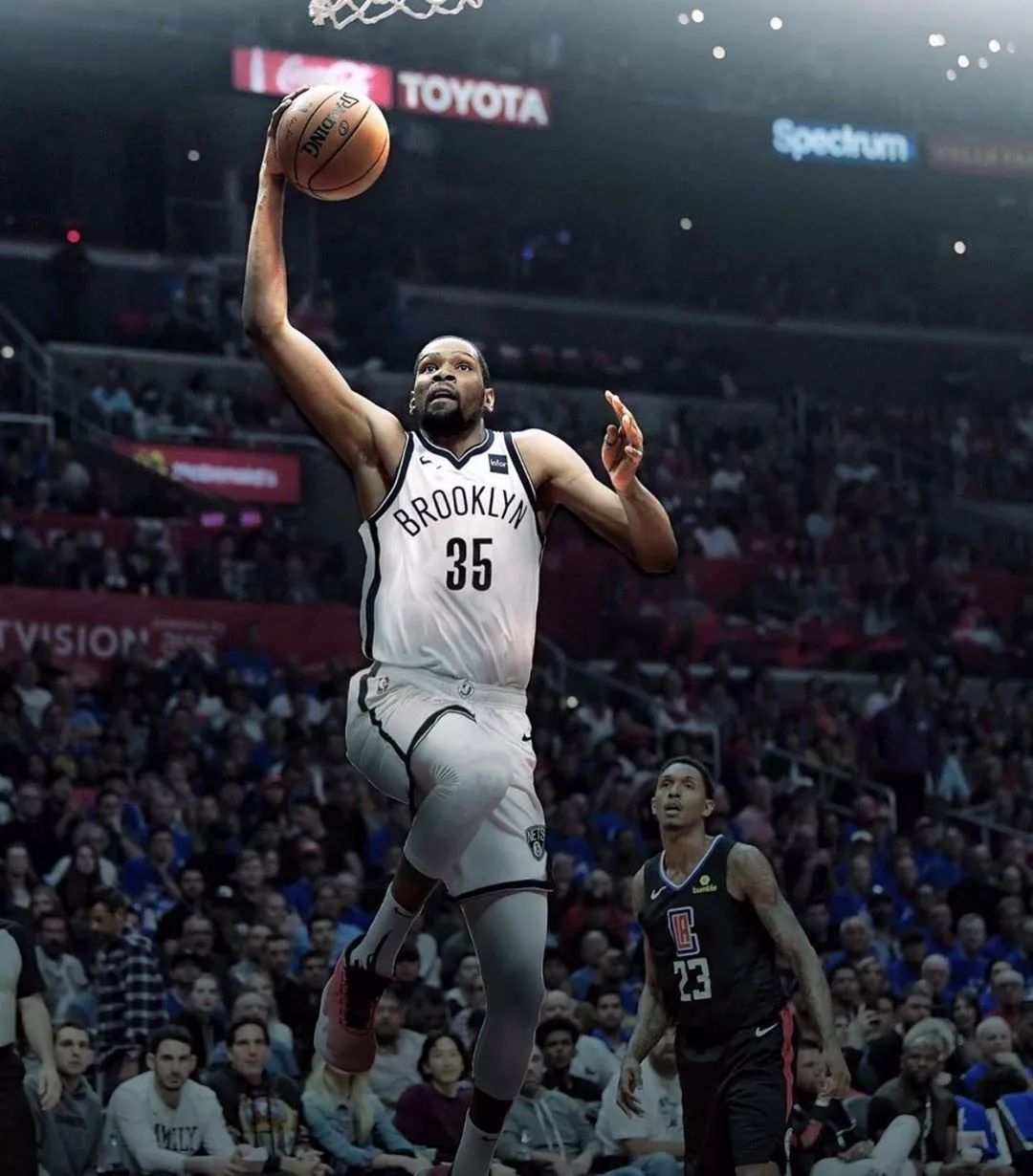 25年全球球员身价涨幅榜：奥利塞居首，大巴黎前十占四席（2025年全球球员身价涨幅榜：奥利塞登顶，巴黎圣日耳曼前十揽下四席）